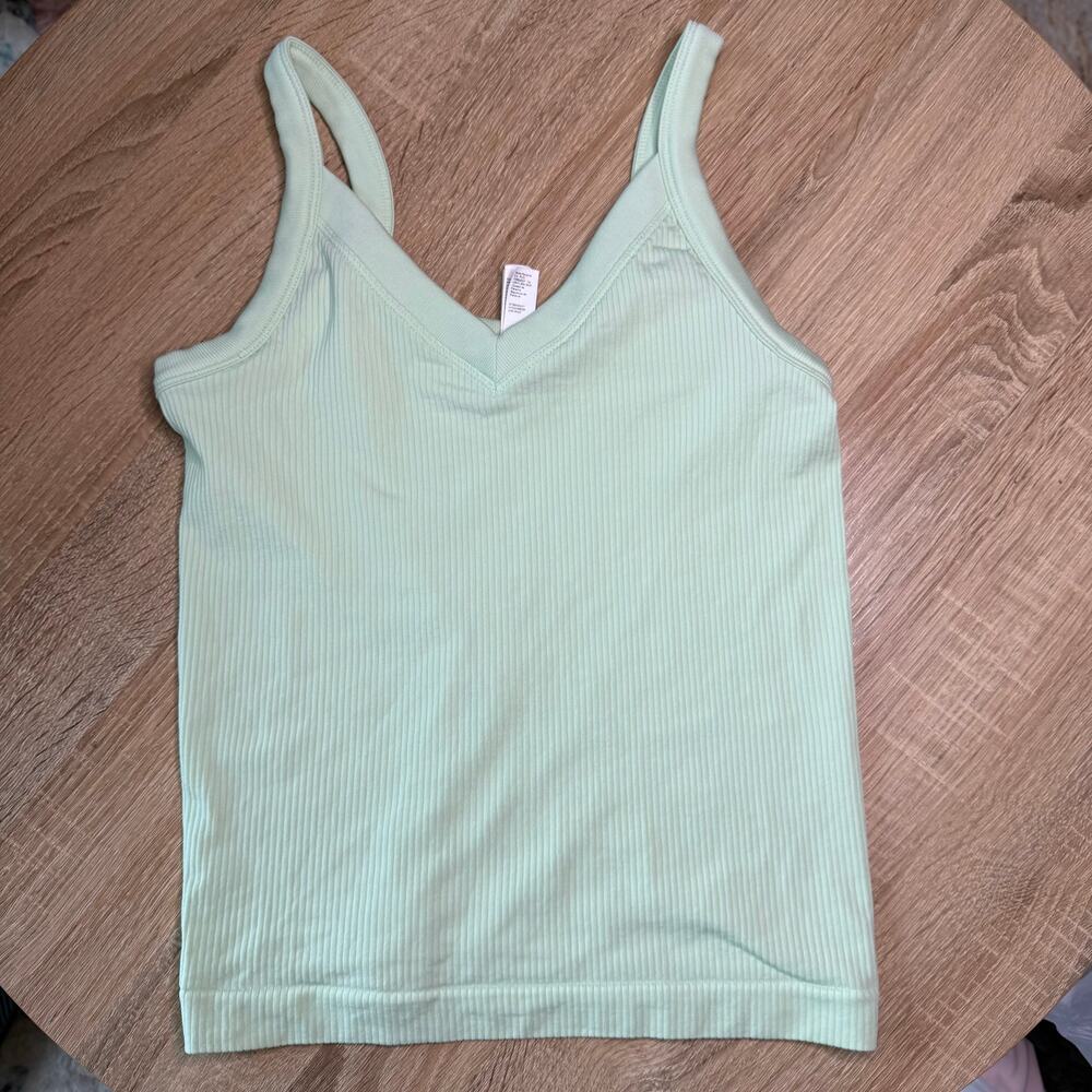 Athleta renew v-neck tank solid camisole sage green size xs ribbed